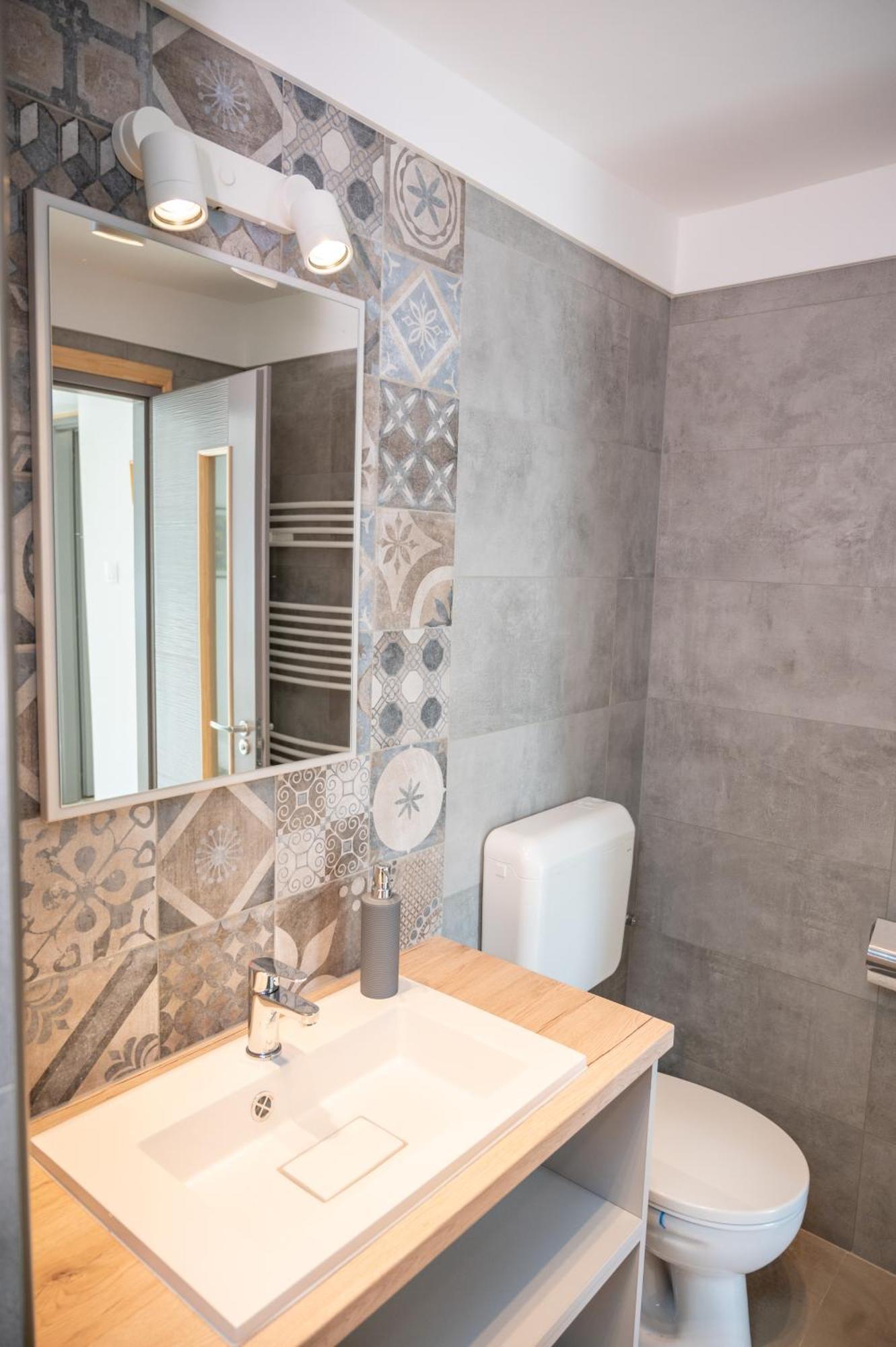 Tuenderkert Apartman Gyula Bagian luar foto